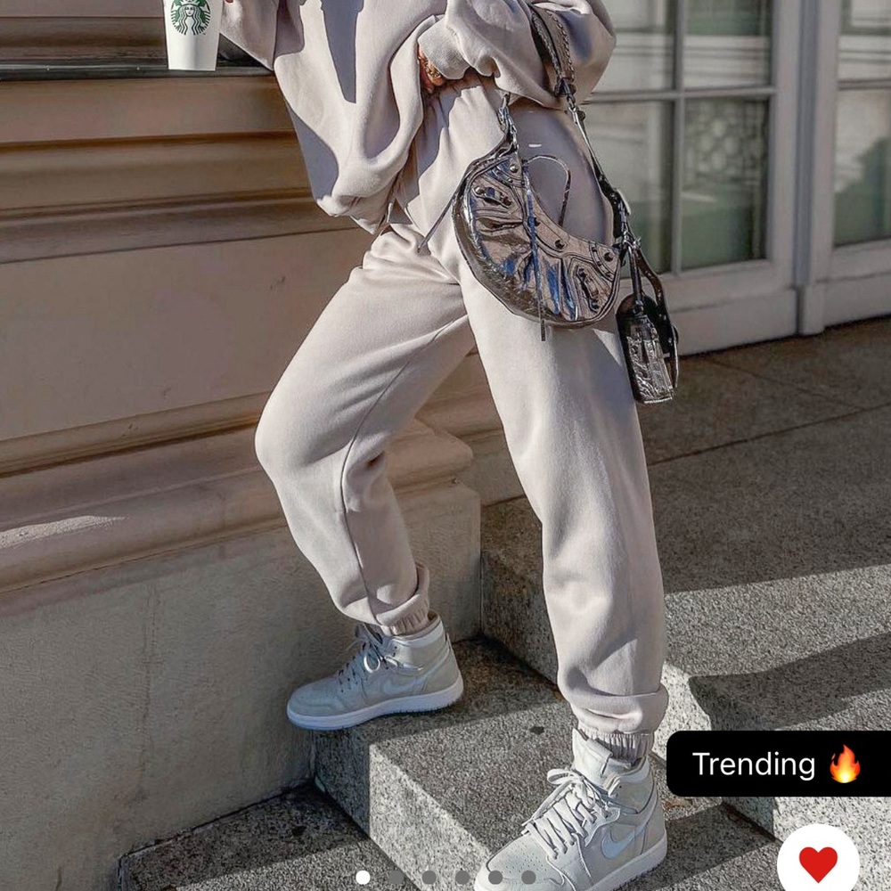White fox project 5 sweatpants in lunar in size xs